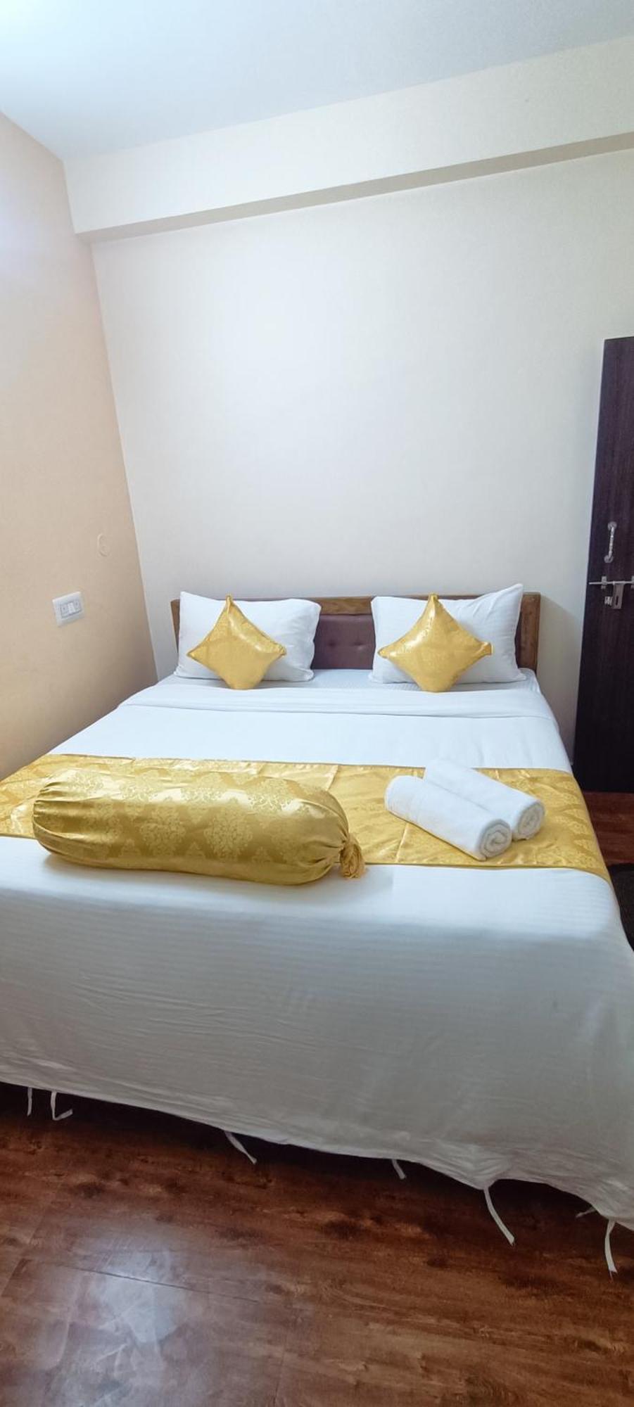 Hotel Vip Prime Puri Exteriör bild