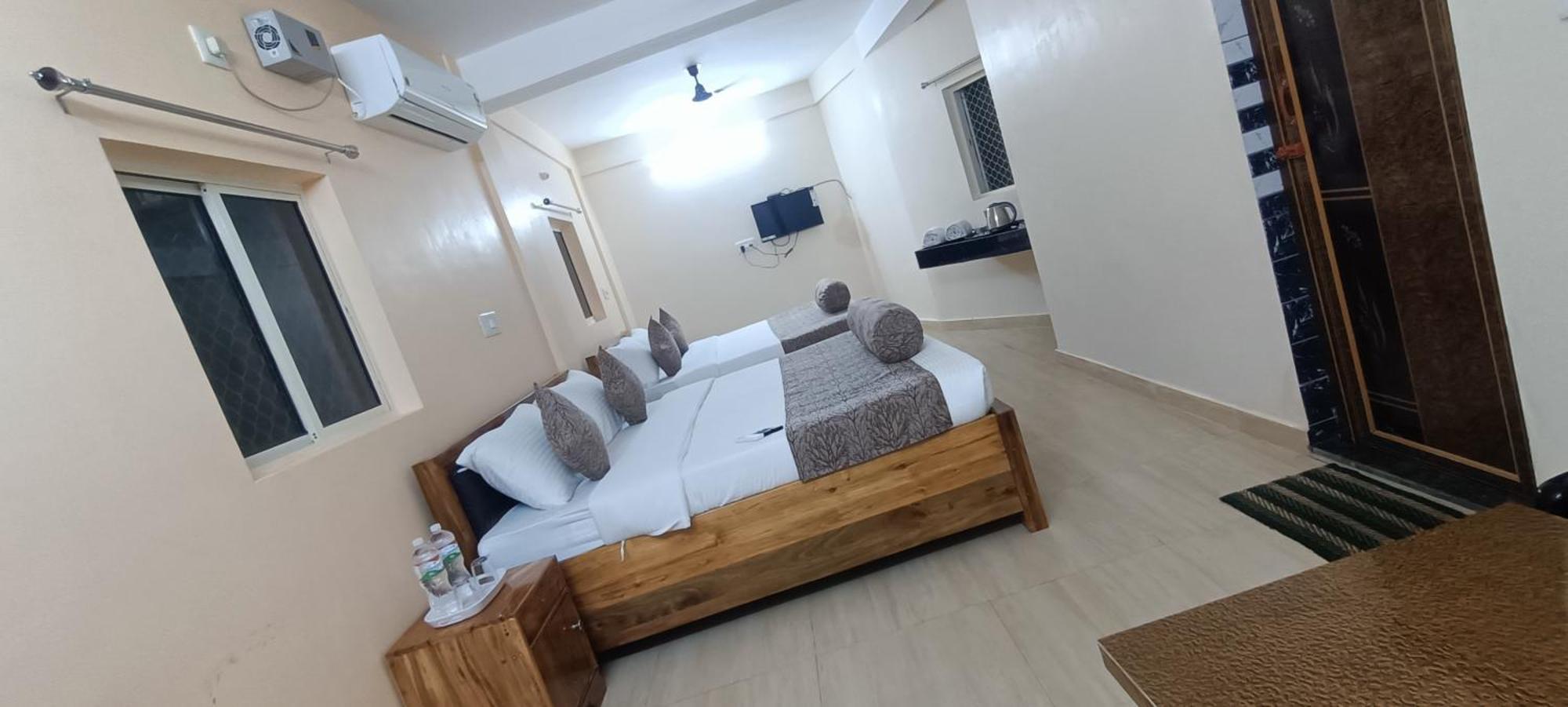 Hotel Vip Prime Puri Exteriör bild